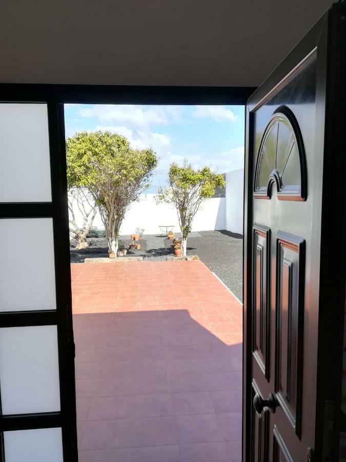 Vivienda Vacacional La Canada Tinajo Ngoại thất bức ảnh