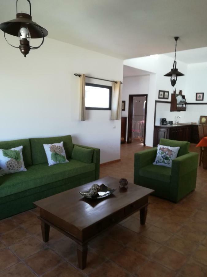 Vivienda Vacacional La Canada Tinajo Ngoại thất bức ảnh