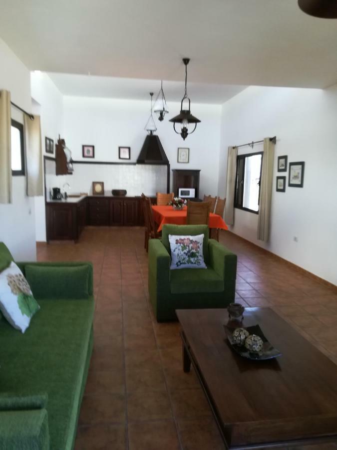 Vivienda Vacacional La Canada Tinajo Ngoại thất bức ảnh